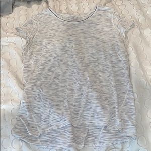 Lululemon white and grey short sleeve shirt